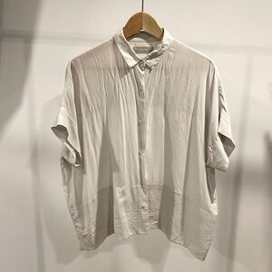 Everlane, dusty light grey 100% silk boxy top, size 8